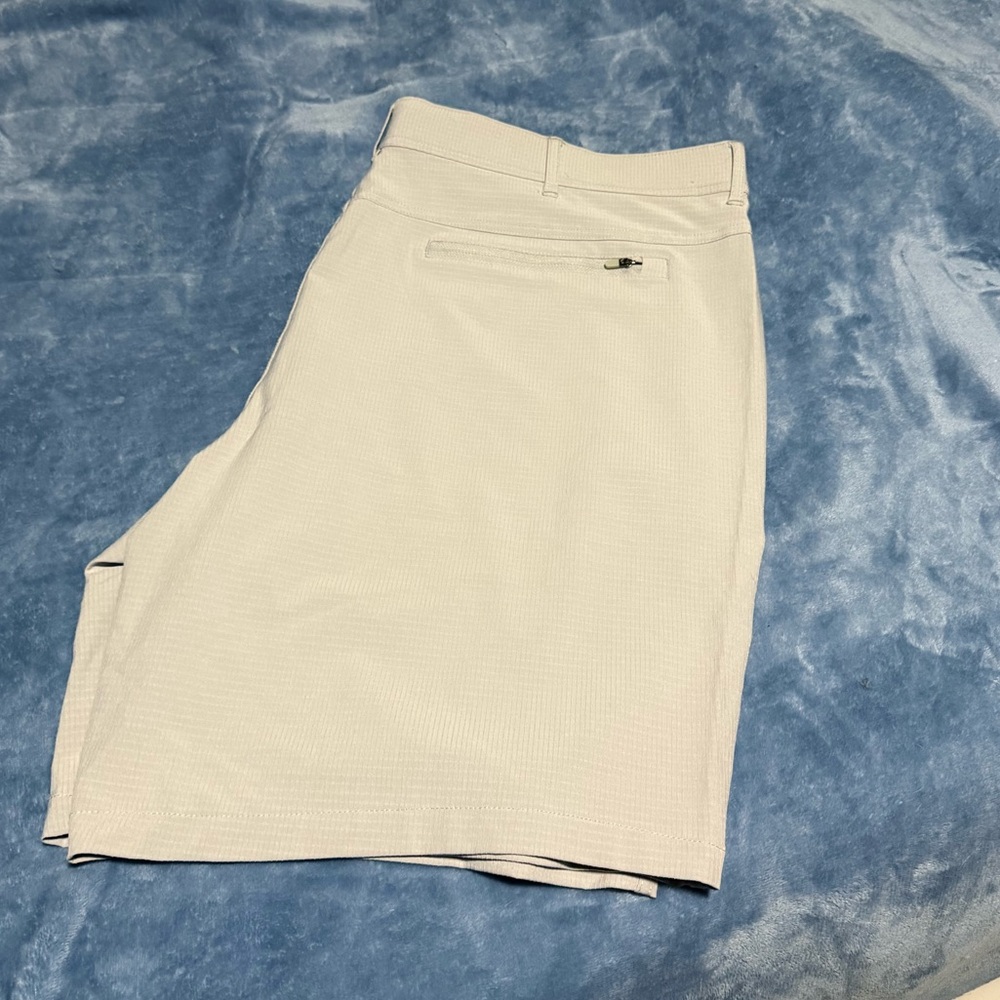 Men’s size 42 George cargo shorts